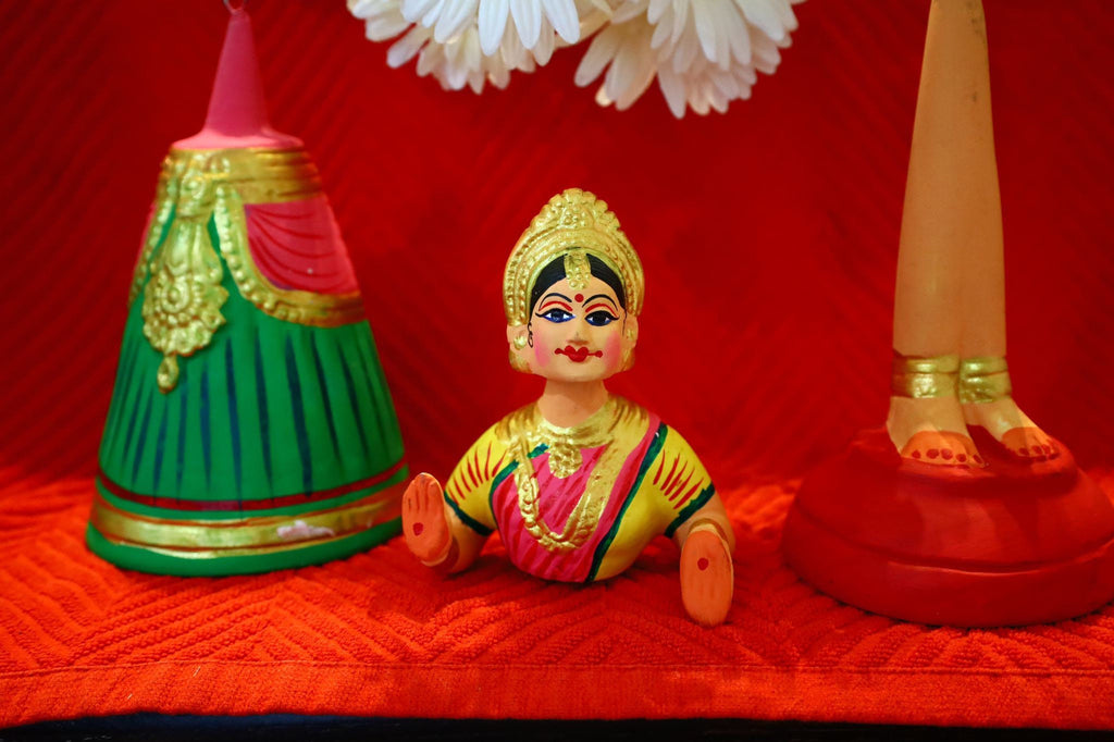 Kondapalli Buttabomma dancing doll, 13 inch bobble toy