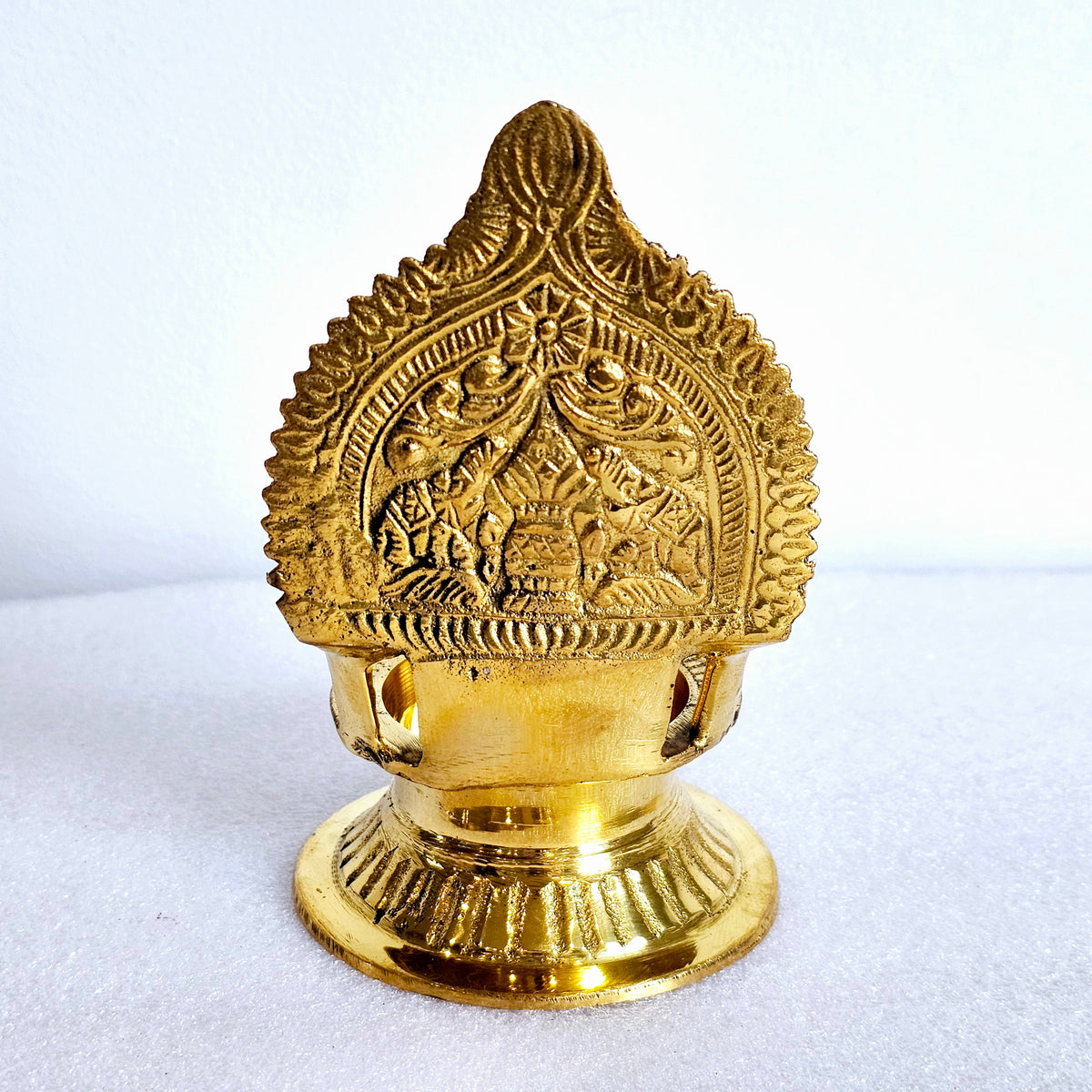 Brass Kamakshi deepam with Goddess Lakshmi, 5 inch pooja lamp