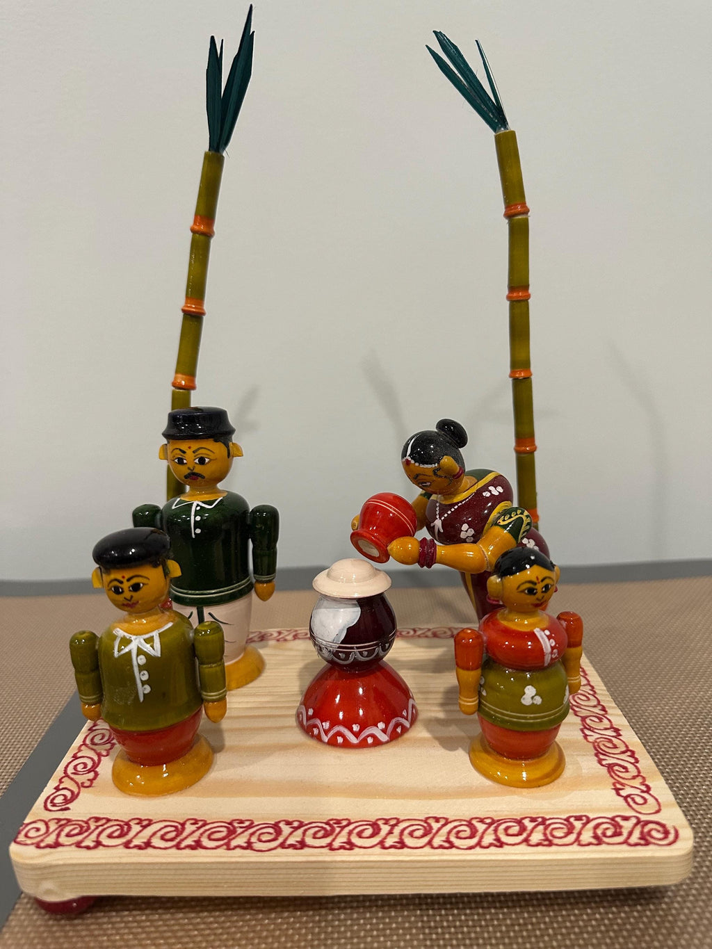 Pongal set made of wood.