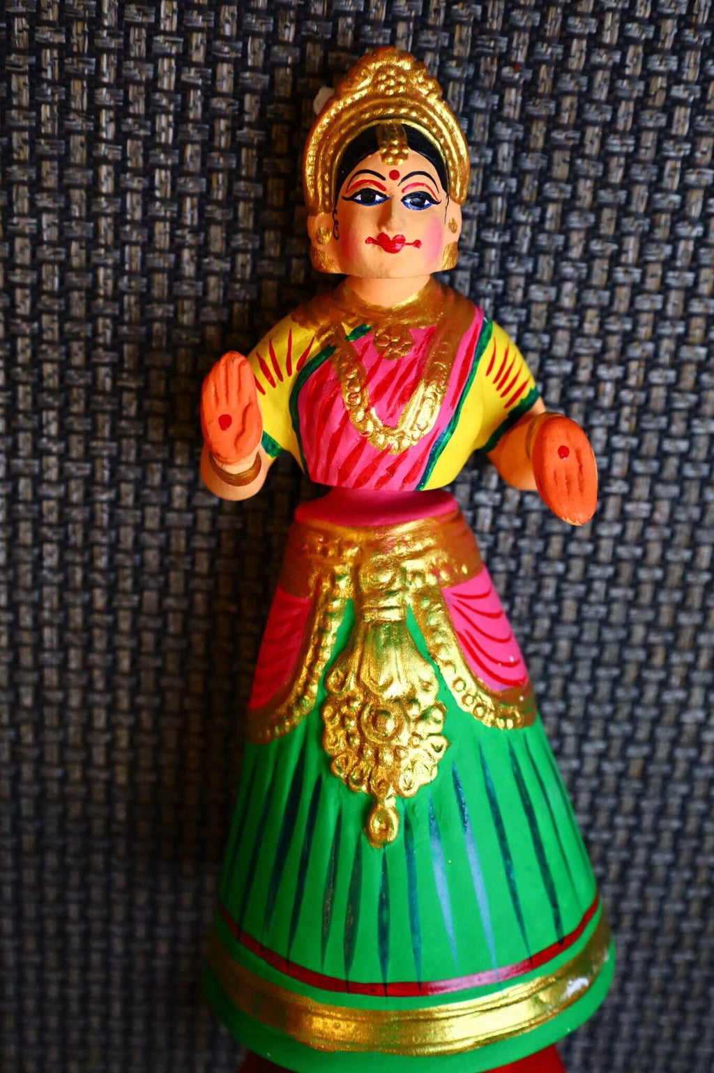 Kondapalli Buttabomma dancing doll, 13 inch bobble toy