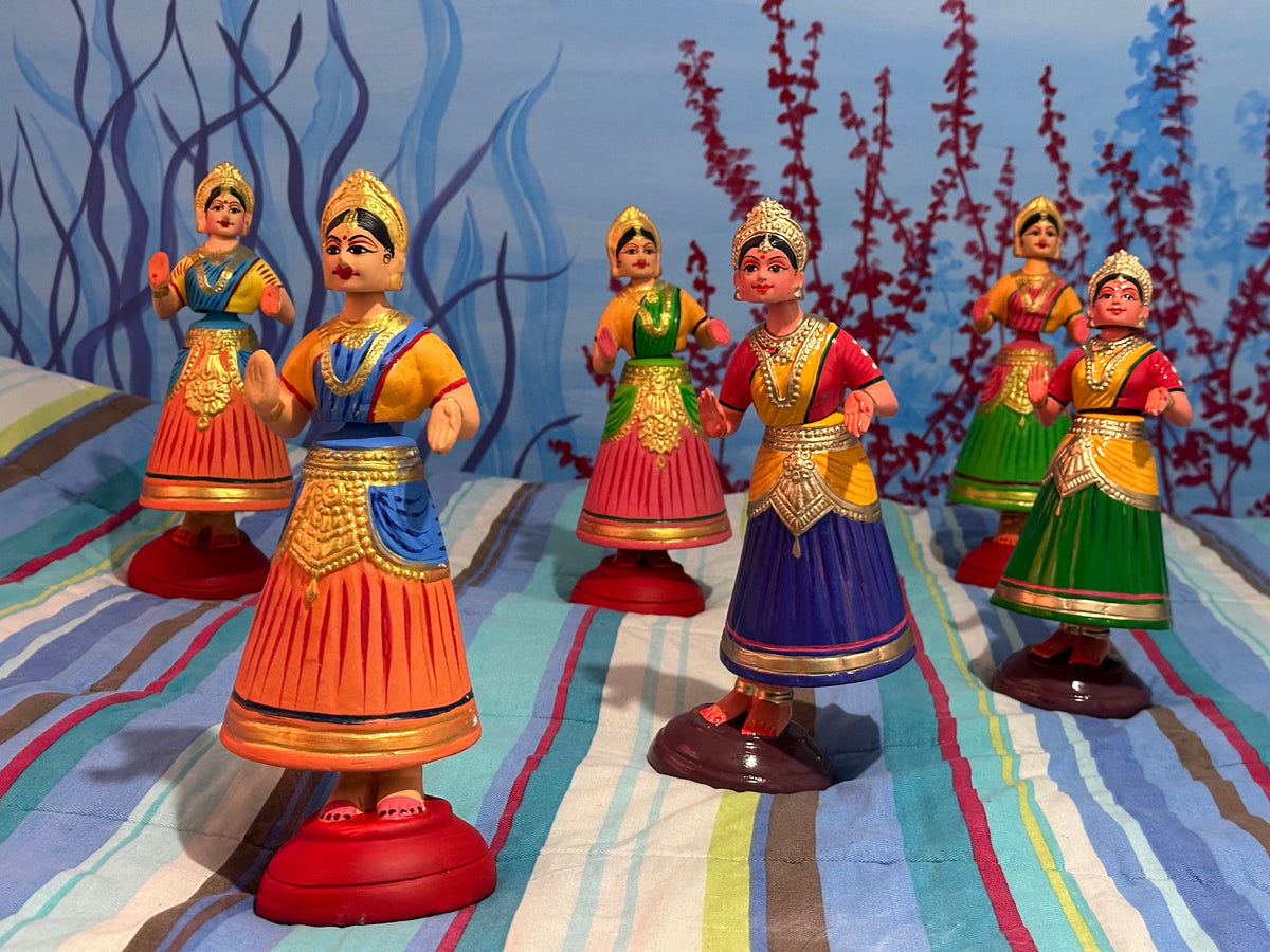 Kondapalli Buttabomma dancing doll, 13 inch bobble toy