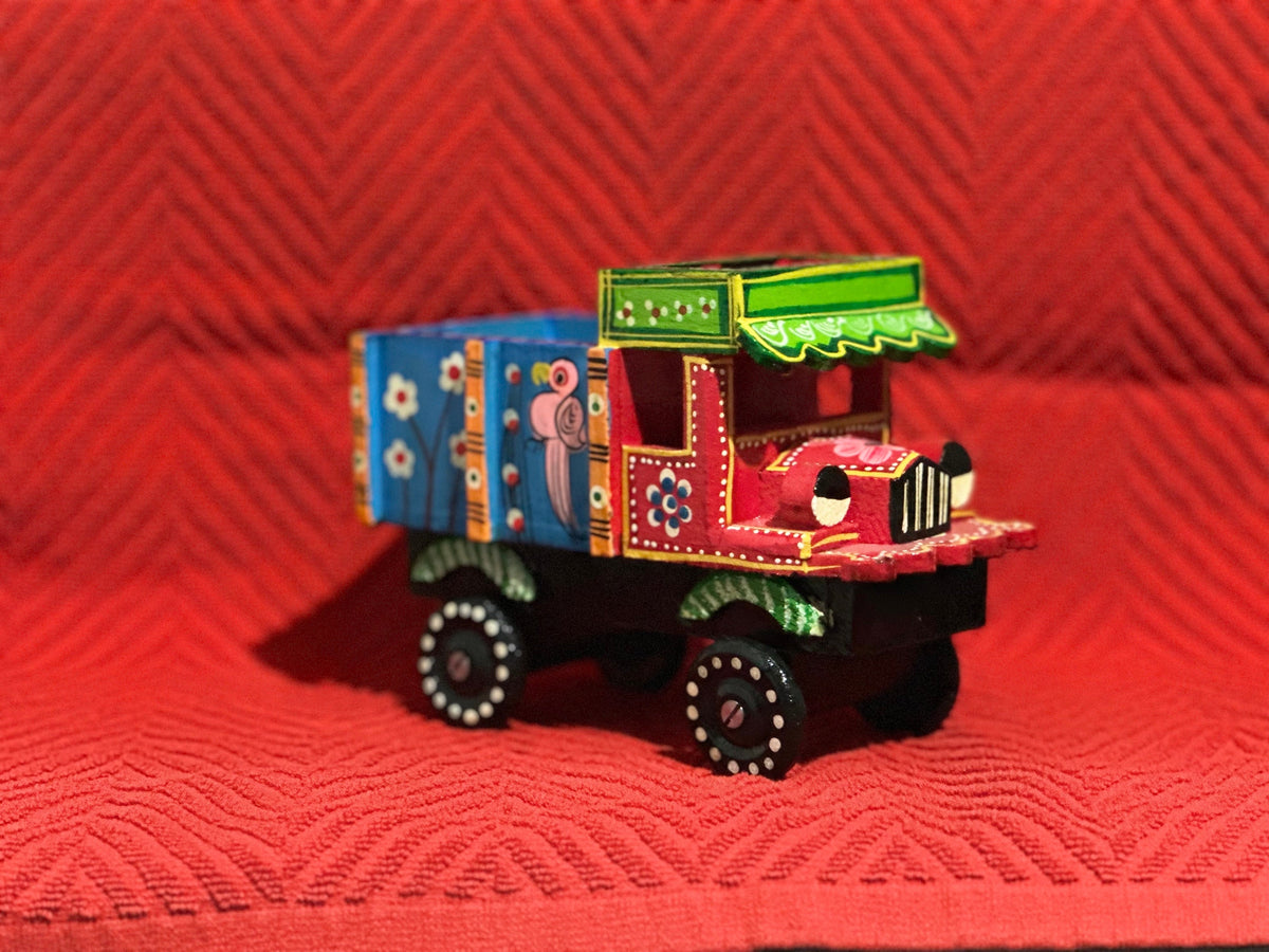 Colorful painted Indian Truck / Lorry . | Pushpa truck